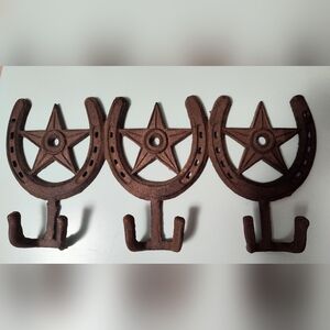 Rustic Brown Horseshoe Wall Hooks